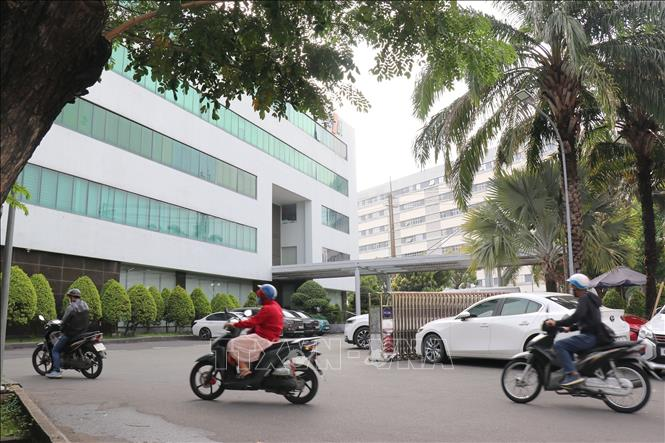 TP Hồ Chí Minh rộn ràng khí thế ngày làm việc đầu năm mới