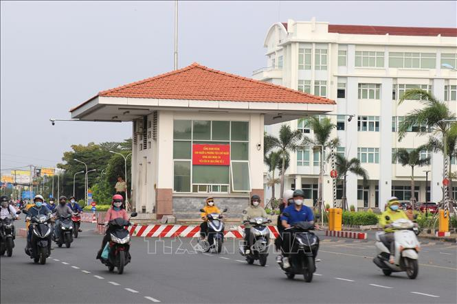 TP Hồ Chí Minh rộn ràng khí thế ngày làm việc đầu năm mới