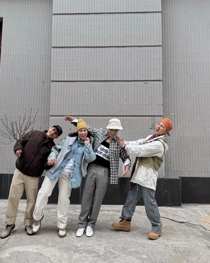 Khung hình ‘gây sốt’ của Sơn Tùng, Mono khi đón Tết ở quê