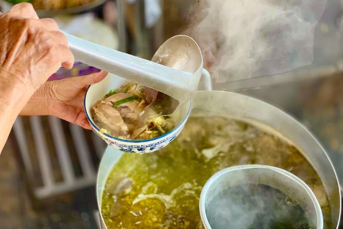 Quán ăn Lunch Lady ở TP.HCM ra sao sau 7 tháng bà chủ qua đời?