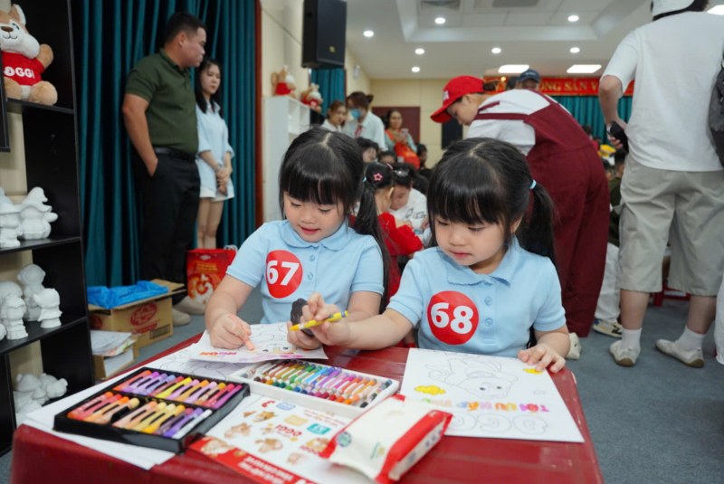 Lê Dương Bảo Lâm và con trai Ku Phin khuấy đảo tại buổi casting call “Anh Trai Và Cái Đuôi Nhỏ”