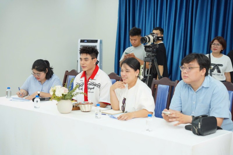 Lê Dương Bảo Lâm và con trai Ku Phin khuấy đảo tại buổi casting call “Anh Trai Và Cái Đuôi Nhỏ”