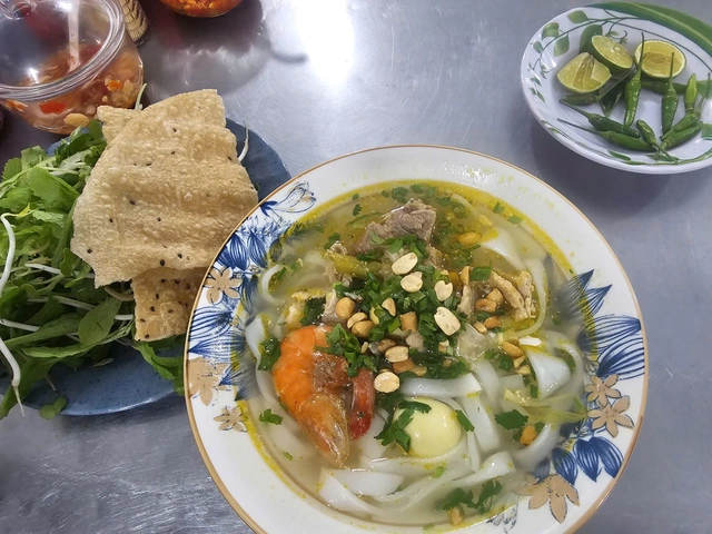 Hàng quán ở TPHCM tăng giá sau Tết