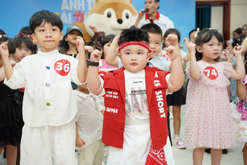 Lê Dương Bảo Lâm và con trai Ku Phin khuấy đảo tại buổi casting call “Anh Trai Và Cái Đuôi Nhỏ”