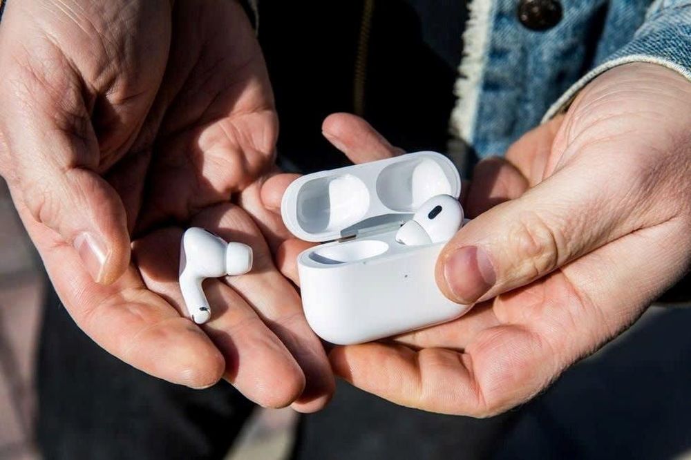 Đeo tai nghe mỗi ngày có thể gây ‘bào mòn’ thính giác