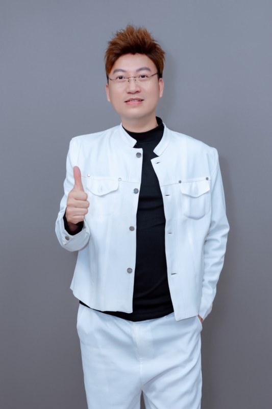 Sỹ Luân: “Tôi cảm thấy rất may mắn khi làm nghệ sĩ”