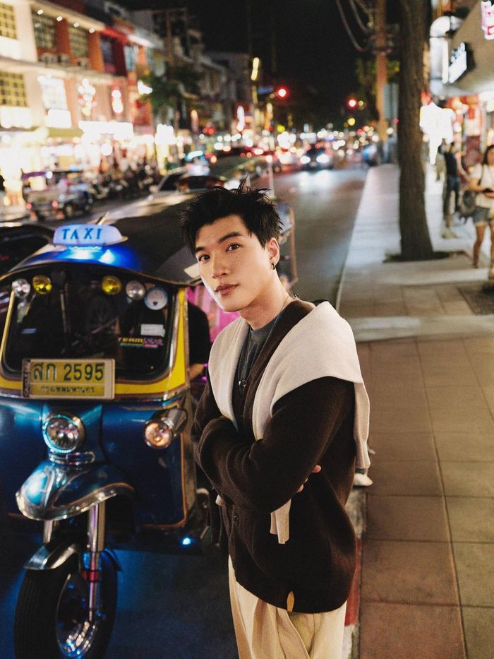 Ảnh Hieuthuhai ở Thái Lan gây chú ý