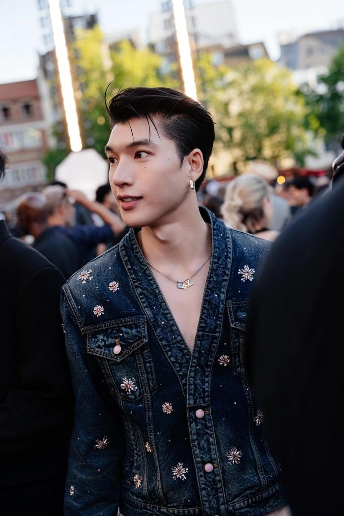 Ảnh Hieuthuhai ở Thái Lan gây chú ý