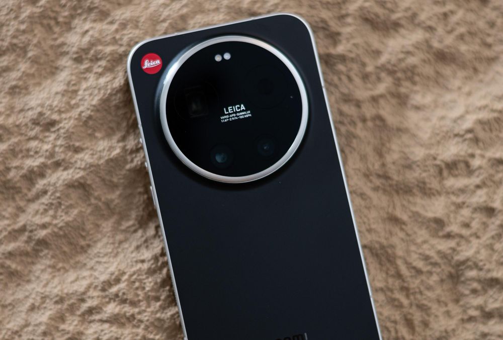 Điện thoại Xiaomi đắt hơn Apple, Samsung ở Việt Nam