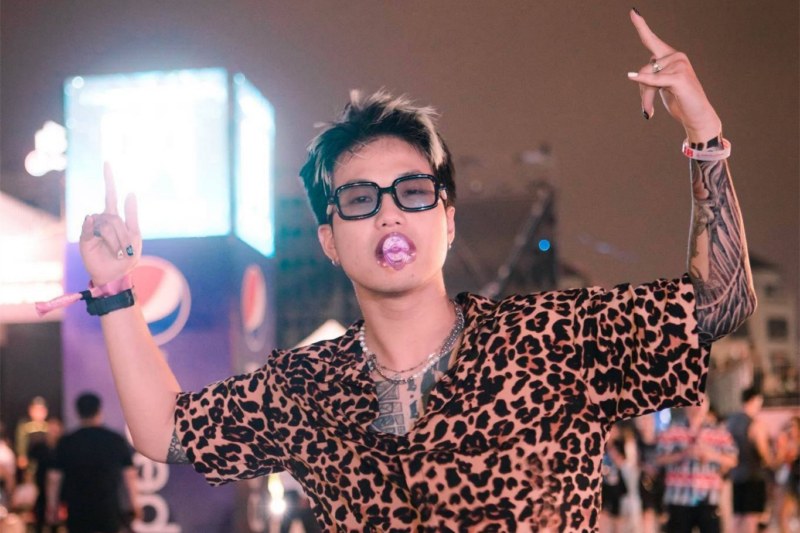 Á quân ngông cuồng làm bẩn nhạc Việt và coi thường pháp luật, phải xử nghiêm