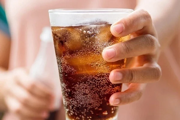 Mỗi ngày một lon coca, sau 5 năm cơ thể sẽ ra sao?