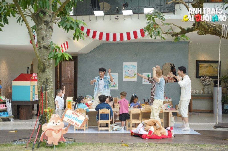Jsol chỉ thẳng mặt Isaac trong “Anh Trai Và Cái Đuôi Nhỏ”