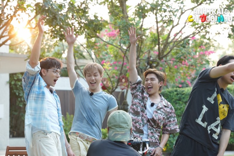 Jsol chỉ thẳng mặt Isaac trong “Anh Trai Và Cái Đuôi Nhỏ”