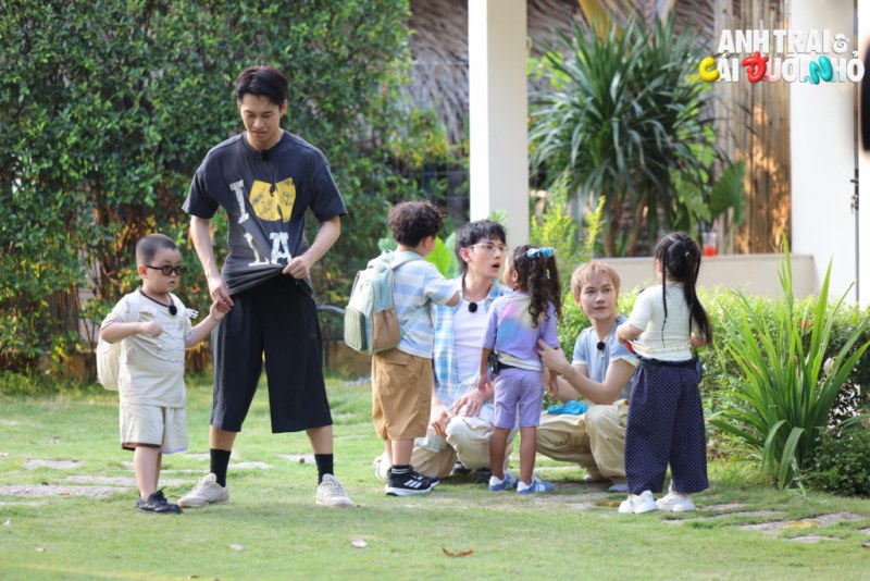 Jsol chỉ thẳng mặt Isaac trong “Anh Trai Và Cái Đuôi Nhỏ”